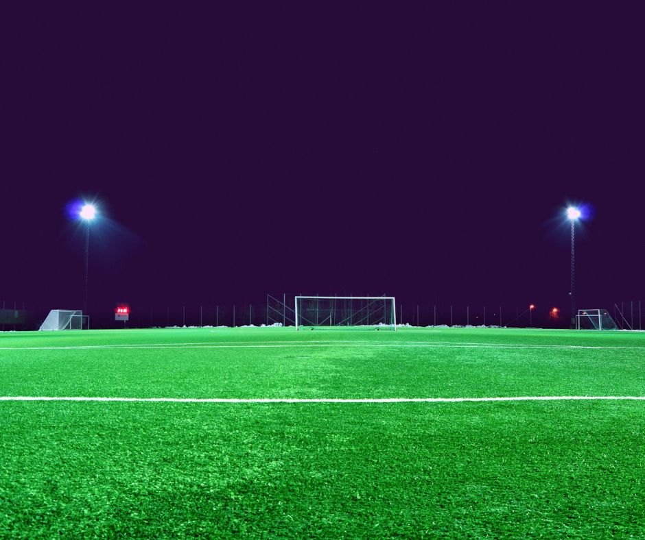Sportanlagen Langeneicke: Umrüstung der vorhandenen Flutlichtanlage auf LED-Leuchtmittel